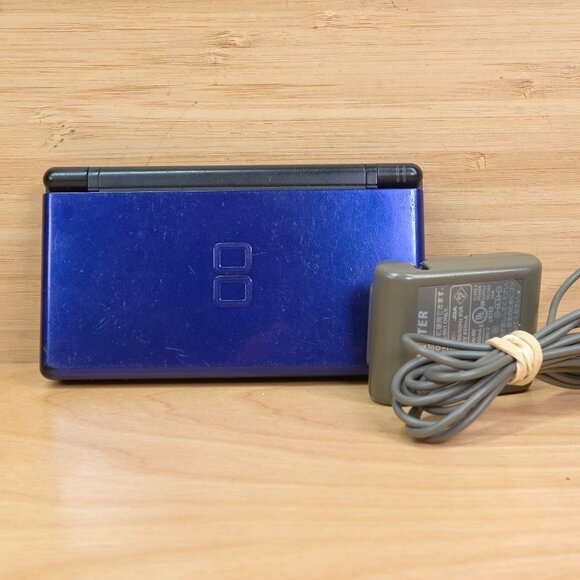 Nintendo DS Lite | Authentic | Includes Stylus + Charger | Tested - Picture 1 of 11